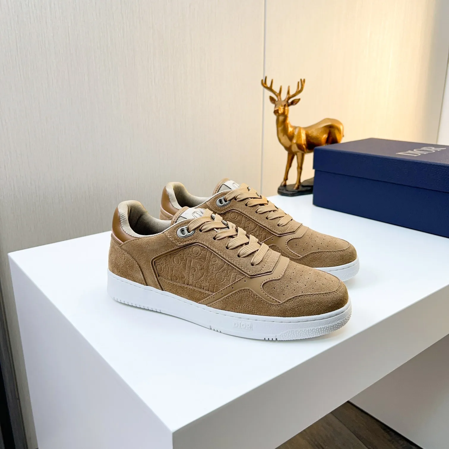 Men's Men's Shoes 💰400 [New] 🦩🦩Dior - Low-top sneakers 2025 spring men's collection new arrivals [Celebrate][Celebrate][Celebrate], reinterpret the basketball shoe design and become a classic Dior item [Strong][Strong][Strong], crafted in black and cream white smooth cowhide with beige suede, leather display on the side The CD logo, tongue, sole and back side are decorated with various distinctive details to enhance the style[666][666], while eyelet details, topstitching and rubber panels highlight the dynamic charm of its athletic style[strong][strong][strong]. It has a two-color rubber sole, which can be matched with various clothing to create a refined look. Size: 38 to 44 (45 can be customized